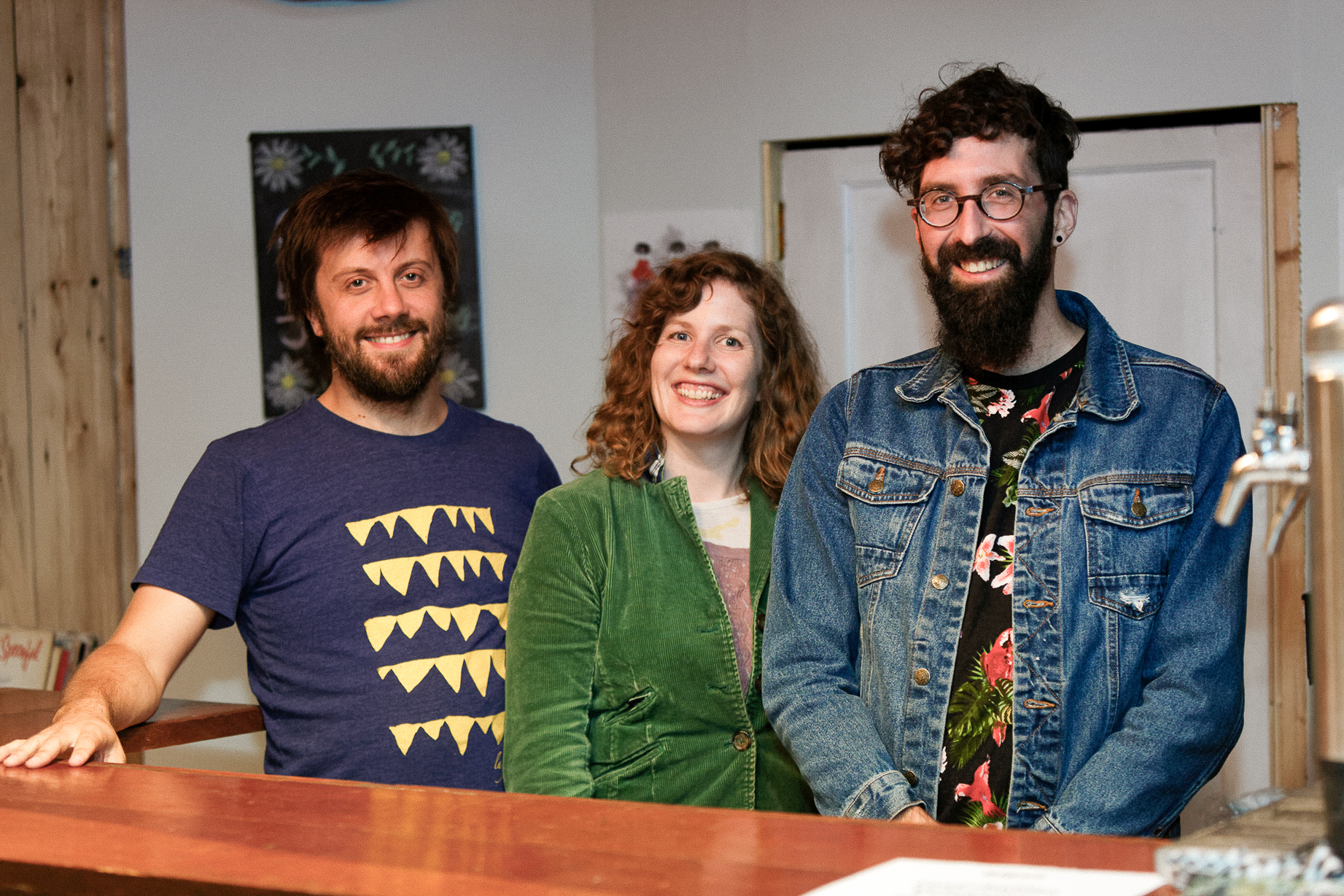 Simon, Jane et Aaron, cofondateurs du café Ringo à Saint-Casimir, dans la région de Portneuf. Par Visages régionaux